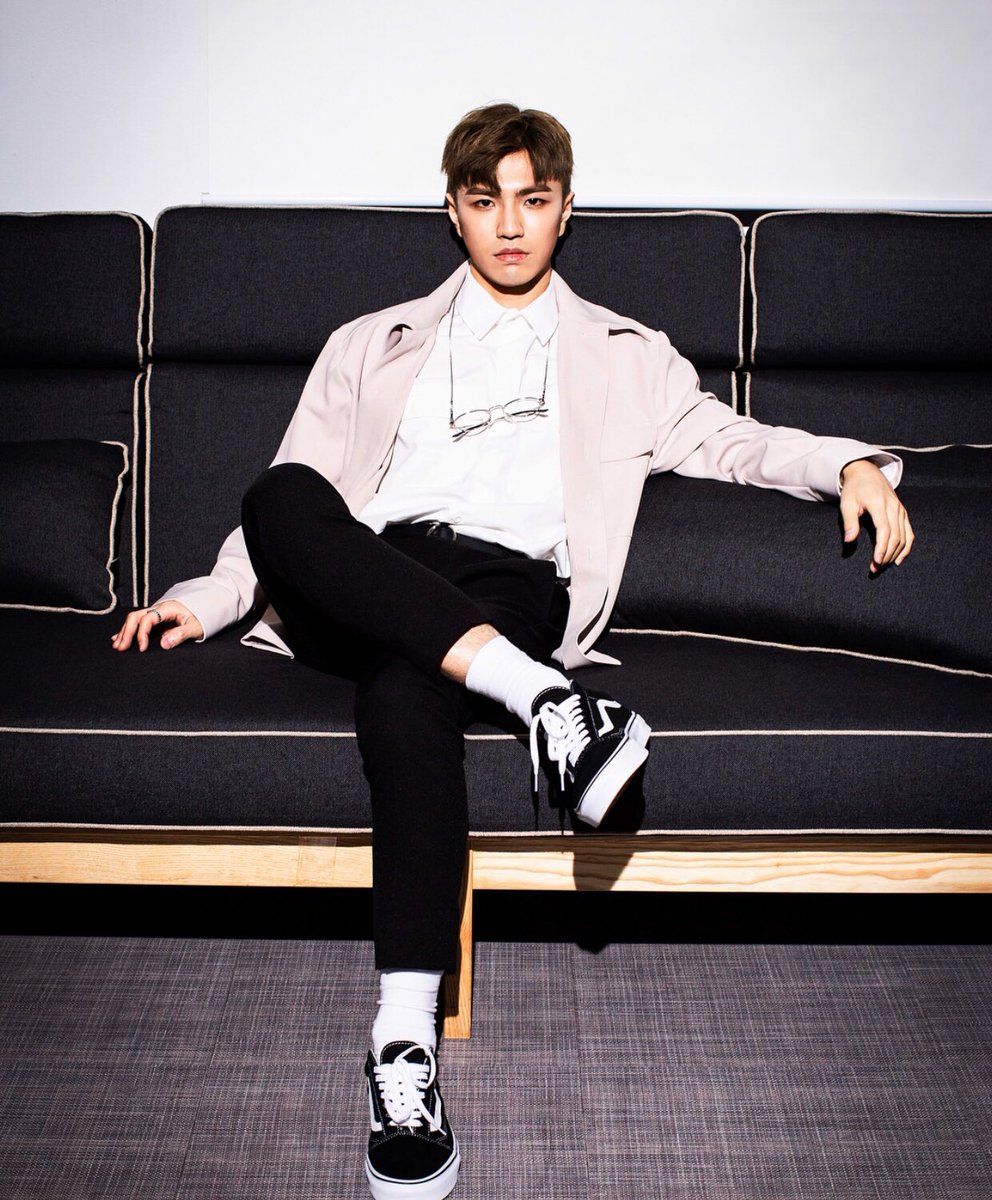 VannerUni's tweet photo. Taehwan
•Leader, Main Vocal
•Birthdate: January 15, 1995
•Height: 5’9”
•Zodiac: Capricorn
•Enjoys Musicals &amp; Cooking in His Free Time

#VannerUniversity #VannerInNA https://t.co/UMOkRx4LSY