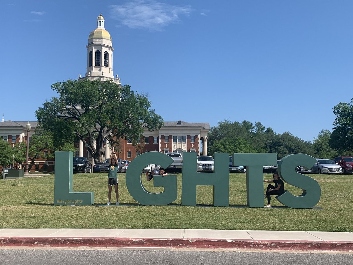 MackLeads2Learn's tweet photo. Cheering on our Baylor Bears for the NCATA National Championships!  Go Bears! 🐻💚💛 #SicEm https://t.co/JGy5cYaKCm