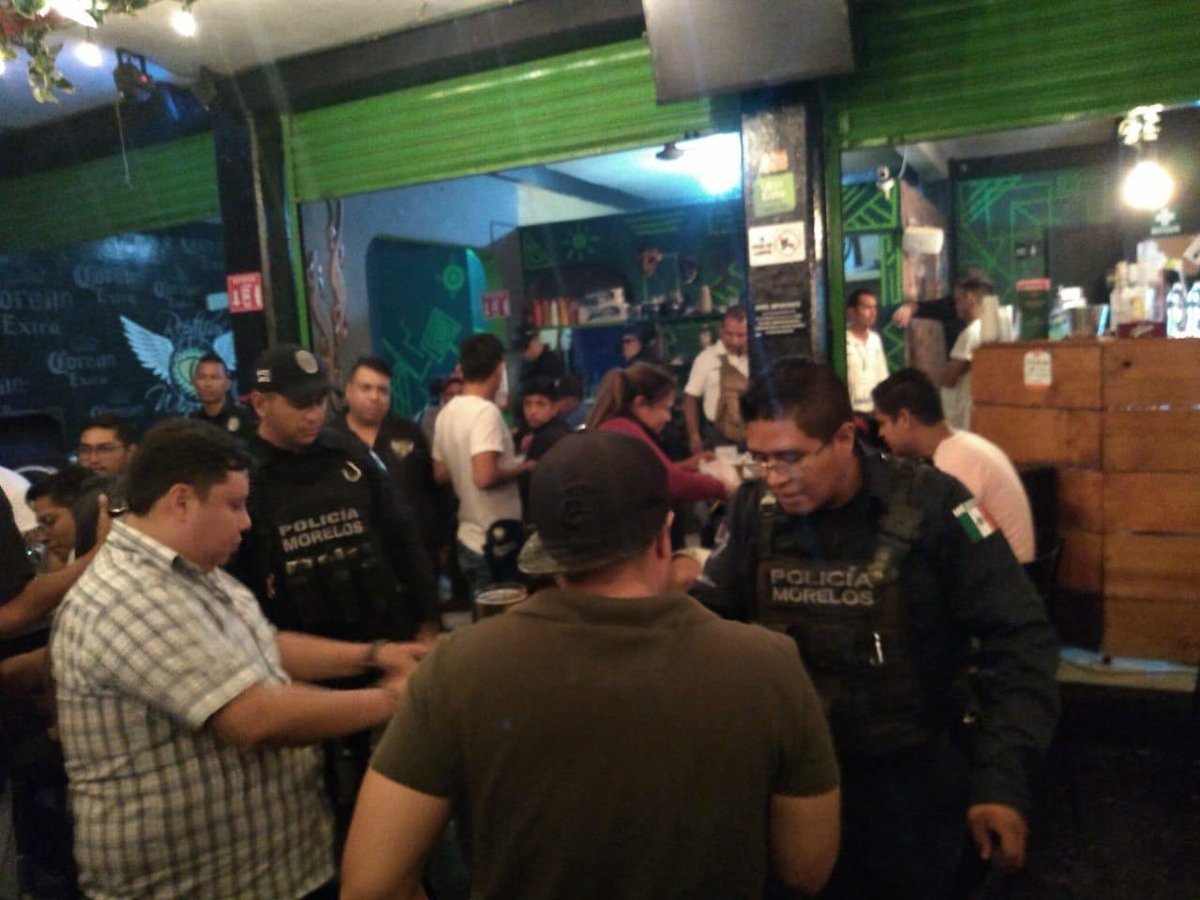 sspc_morelos's tweet photo. la Comisión Estatal de Seguridad Pública en coordinación con las fuerzas federales, unidades de protección civil y autoridades municipales intensificó los operativos en bares, discotecas y centros nocturnos. 
Aquí la información completa aquí: https://t.co/DZR70Xi75W https://t.co/kIjsUoFtwS