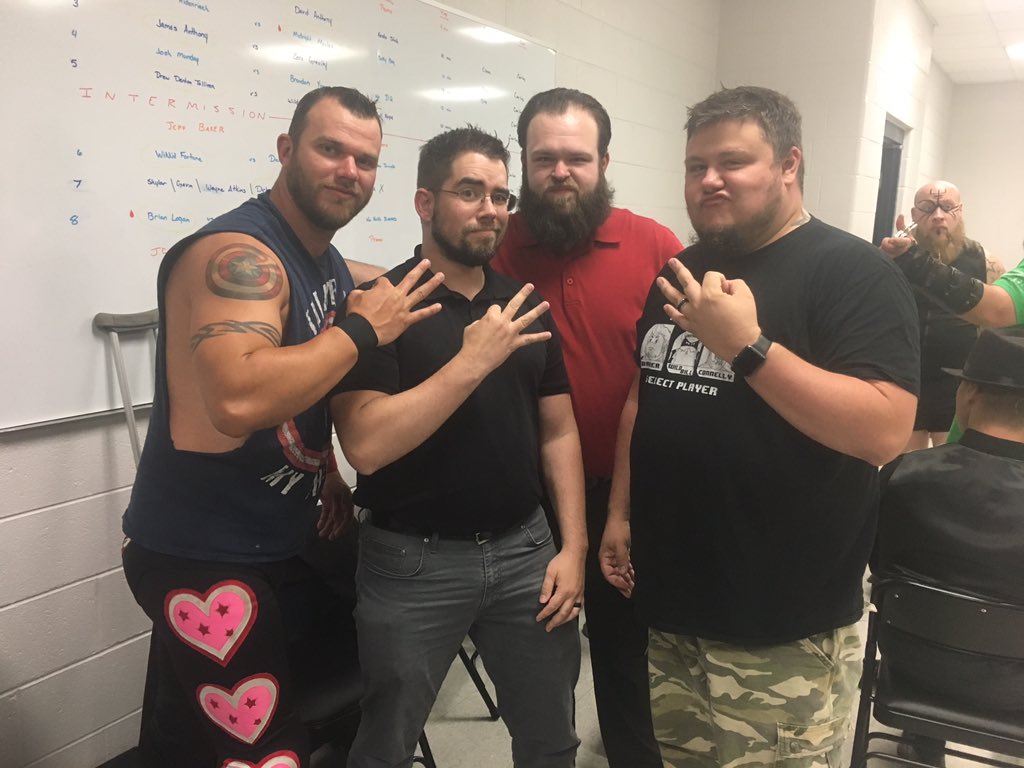 real_mattrhodes's tweet photo. Whether it’s the #hardliners or the #collective a tough bunch of mothers.. good to catch up!
@jconnonline #jeffbaker #bryanmontgomery https://t.co/HmusEEegxr
