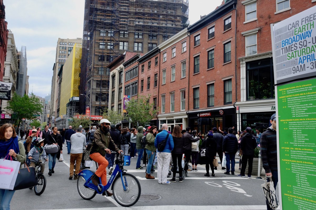 #CarFreeEarthDay #onBroadway between #Flatiron and @UnionSquareNY. #EarthDay