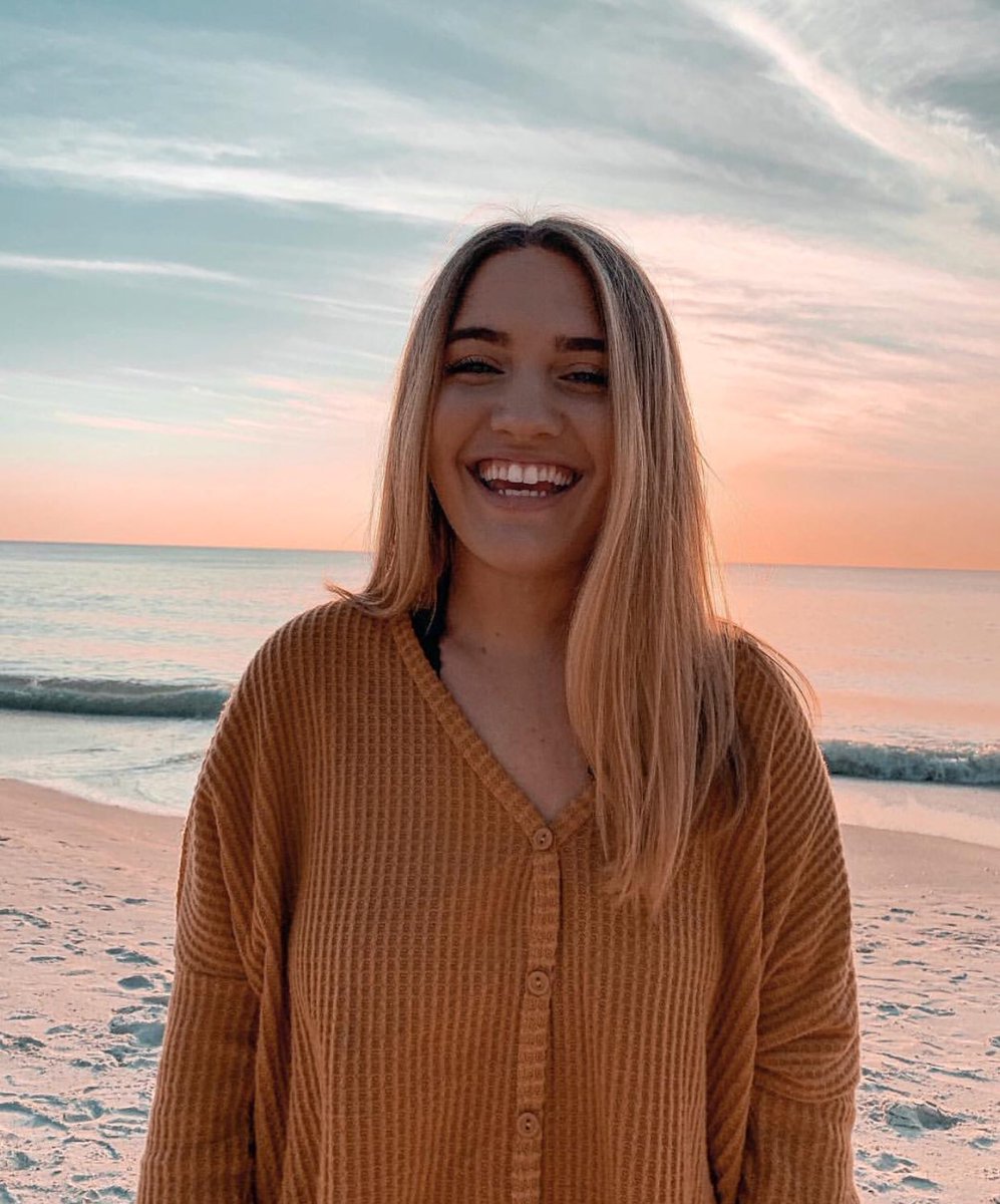 Smilin’ this big because S U M M E R is almost here✨😊