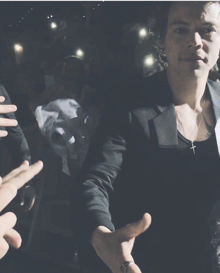 one year since i saw this man, one year since we shook hands 😭
