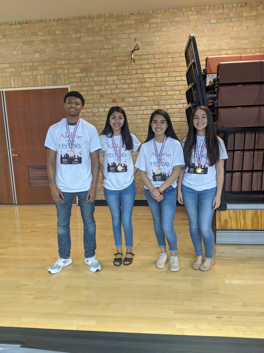 MsBurns_NHS's tweet photo. Hey hey!! Nimitz's group documentary won 2nd place in a special award category for outstanding project representing African American history!! 💛💙🔥 #GoCoogs #RepTheDen #WeInThis @nimitz_hs https://t.co/R4jQV0PblW