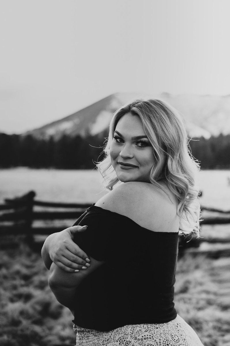 lliibbbyy's tweet image. I’ll be a college grad in 2 weeks!!! #WomenInSTEM