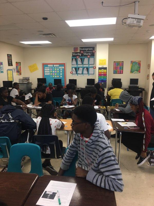 CarolCitySr1's tweet image. Chiefs in action county-wide!  Academics, Activities, &amp;amp; Athletics
#District1inAction 
#CommunityResourceFair 
#TrackMeet
#FSA/EOC Saturday School Camp
#OneTeam#OneGoal#NoLimits 
🧡🖤🧡🖤🧡🖤🧡🖤