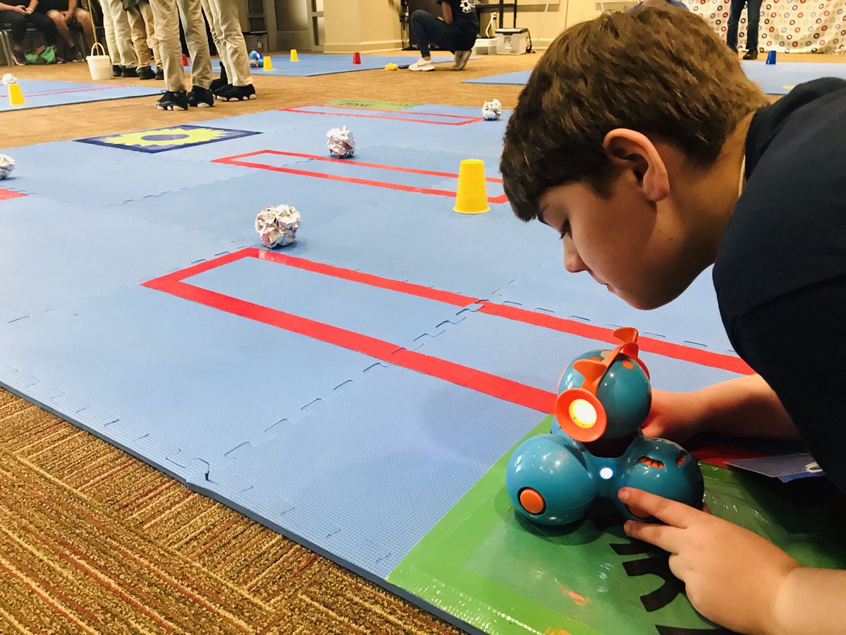 HayaskiKristen's tweet photo. I’m SO proud of our STEM team. We had a great time today! #gostallions #JETJuggernauts @MrsBstaff @Mrstracey_5thgr @GlendaWarren15 @JETurnerSchool https://t.co/036doD3Ijs