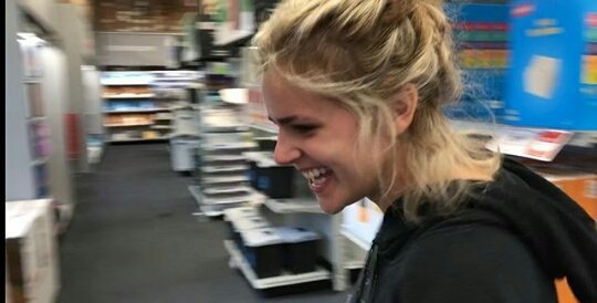 isacast_fans's tweet photo. Me derrito con sólo ver esa sonrisa😍🙈👇 @Isacastillo7 https://t.co/COKVFKIQp7