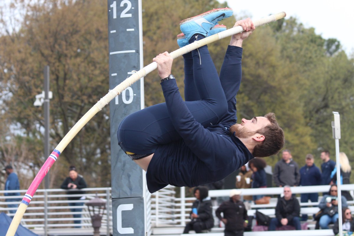 UNCTrack_Field's tweet photo. .@drewpv5 finishes fourth in the men's pole vault!

📏 15-10 (4.83 meters)

#GoHeels👣 | #VaGrandPrix https://t.co/ALOIiG8Ue4