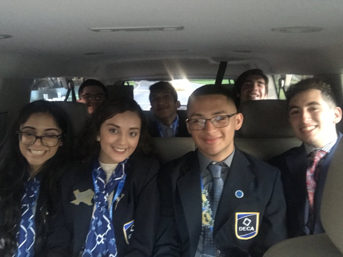LeoDSaenz's tweet photo. Driving DECA family from La Villa,Edcouch-Elsa, Port Isabel, Weslaco and San Antonio. Awesome group of kids. https://t.co/TwhkYVVT58