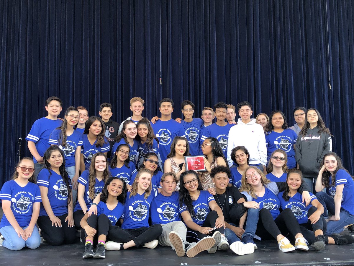 BHSvocals's tweet photo. #moonlightVISTA19 #OOTB #1STPLACE #TIEDBESTMUSIC #PROUD #bhsshowchoir @Burbankbulldog @BurbankLeader ๐บ๐ฟ๐๐ฝ๐โค๏ธ https://t.co/dqWYYJ6Oo7
