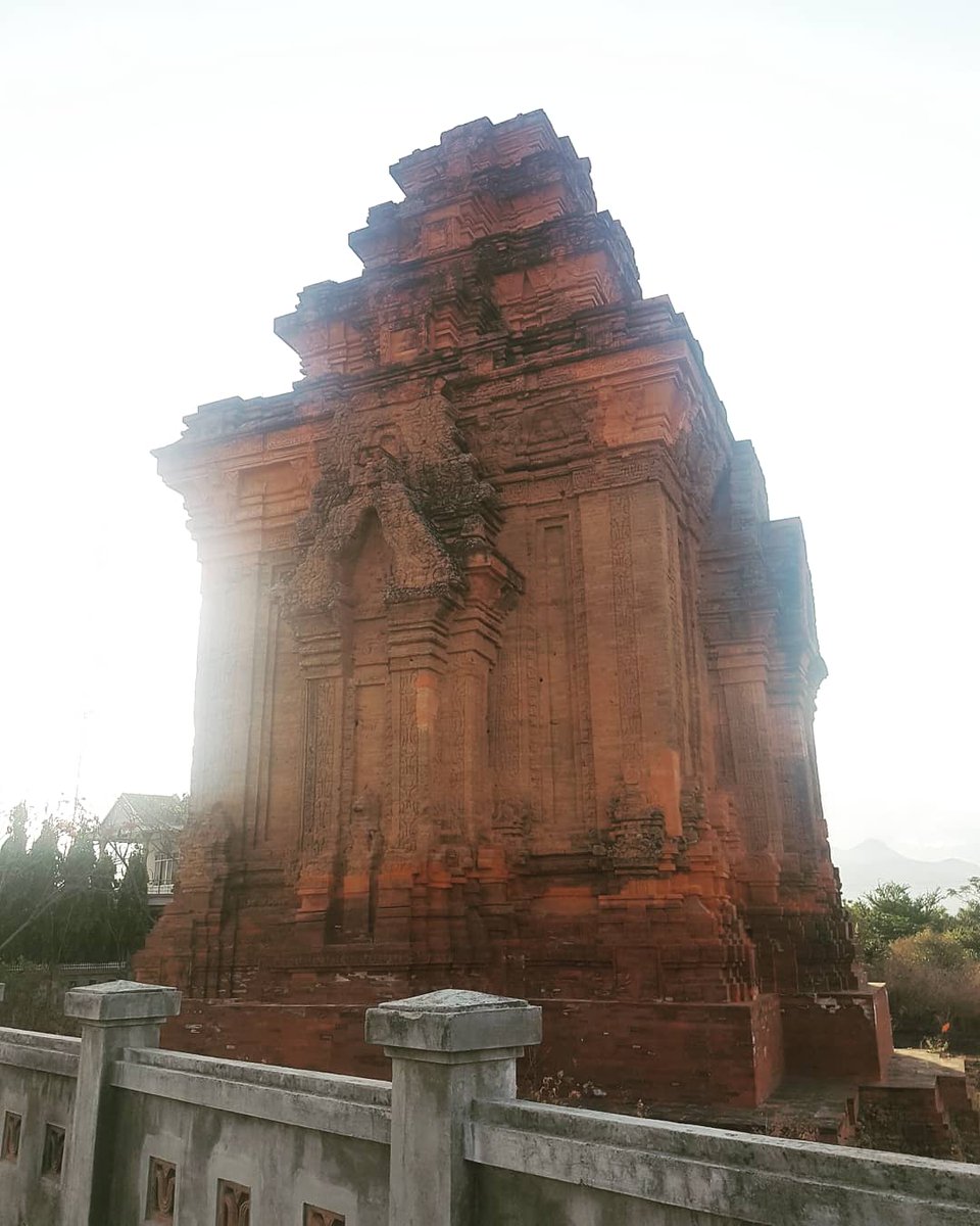 ntvblog's tweet photo. Tháp Hòa Lai - Hoa Lai tower #thaphoalai #tháphòalai #chămpa #champa #ruins #phetich #phếtích #phanrangthápchàm #phanrangthapcham #phanrang #ninhthuan #ninhthuận #vietnam #vietnam🇻🇳 https://t.co/wxigeKkiJJ