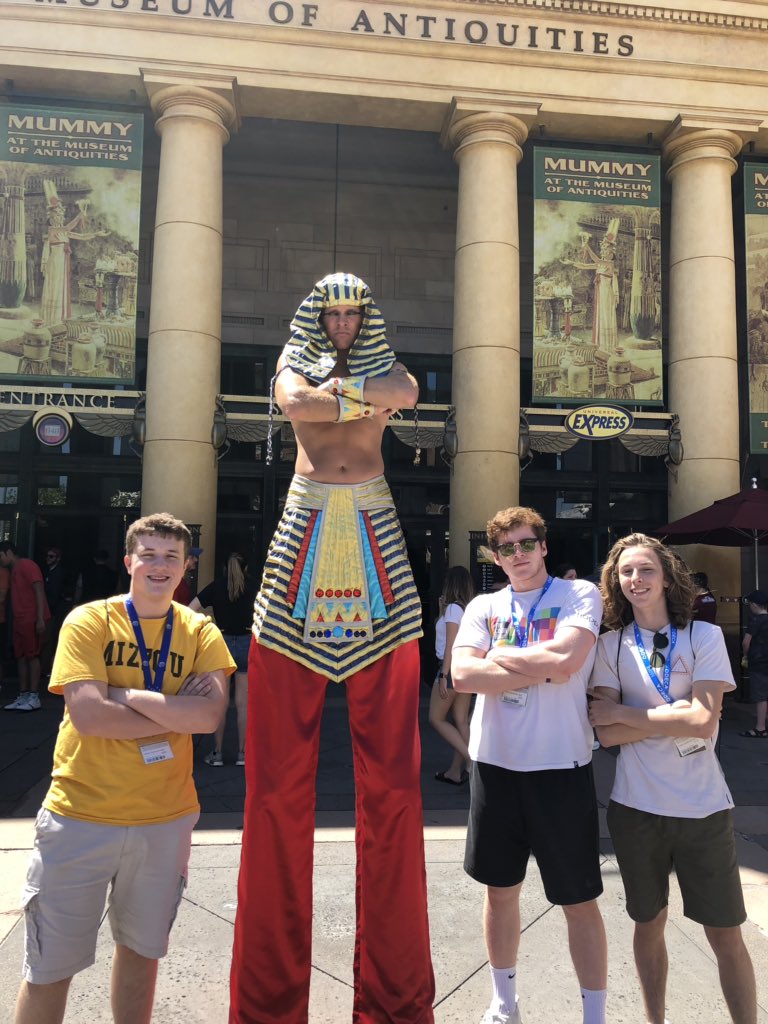 Coach_SMiller's tweet image. @LSWDECA spent the day at #UniversalStudios