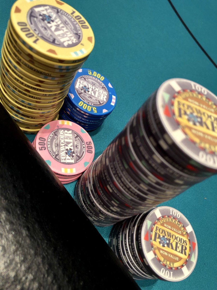 MattSoleyn's tweet image. Level 11: Blinds are 600-1200, 1200 big blind ante. I have 68,100 in chips which is 56 big blinds. #FoxwoodsMegaStackChallenge #SuperStackTurbo #poker