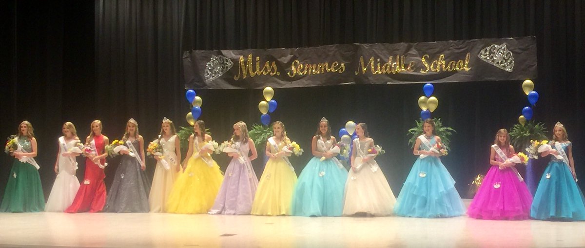 T_Guard1's tweet photo. Award winners from tonight’s Miss Semmes Middle School pageant held at MGM. Congratulations to everyone who participated. #StandUpForMCPSS @empowermcpss @MobilePublicSch #smsgamechangers #ItStartsWithUs https://t.co/7GFKF2n376