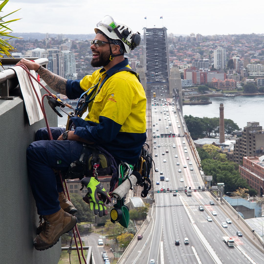 grippsglobal's tweet image. Today marks World Day for Safety and Health at Work, as well as Workers’ Memorial Day. It&apos;s a day where we reflect on the challenges and obstacles in our day to day job, that could prevent us from going home safe to our families.

#worldWHSday2019 #ConquerGravity✊