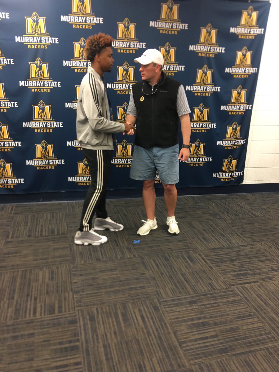 JamarHudson4's tweet photo. This is just the beginning Today I really enjoyed myself 🤟🏽🖤 i was blessed to get invited to Murray state junior day as sophomore 🙏🏾🏈 The best part about that I meant the head coach Mitch Stewart and The Defense Lineman Coach Walter Vaughn https://t.co/Fb6Y2ha7Ic