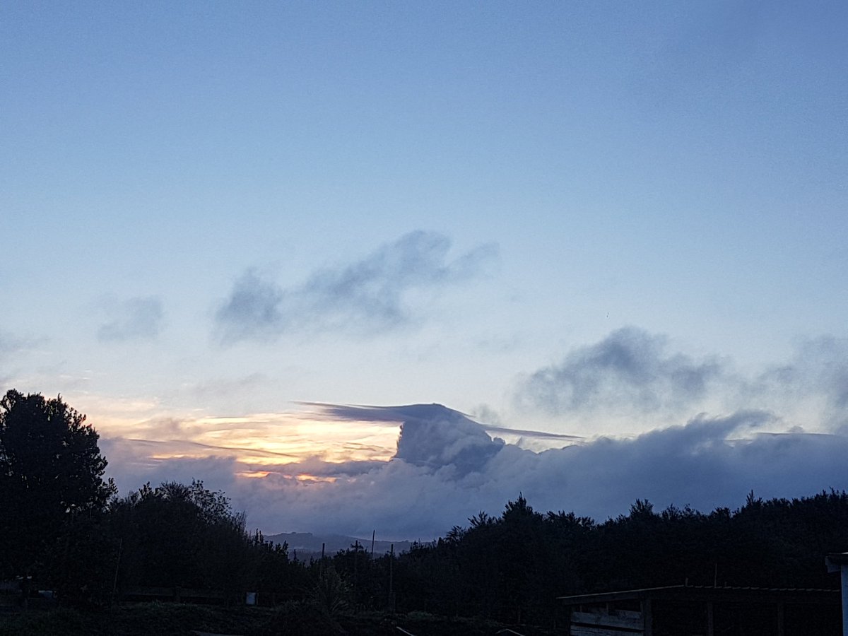 Caption that cloud ! I'm going with witches hat... <a href="/WeatherWatchNZ/">WeatherWatch.co.nz</a>