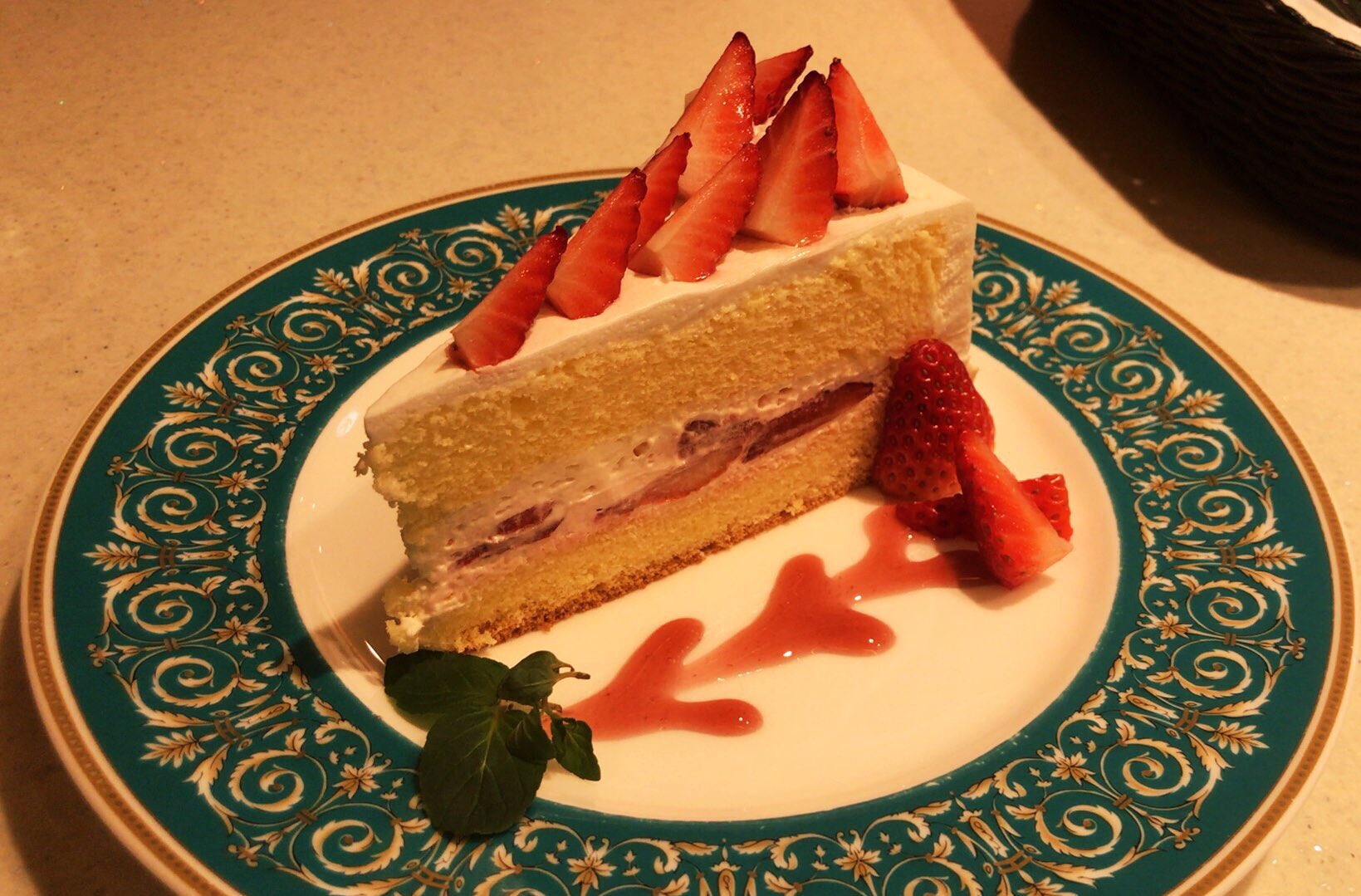 ひのけん على تويتر Cafe La Mille 横浜ジョイナス クラシック店 9 00 22 00 定休日 基本なし 横浜ジョイナスという 横浜駅から伸びる地下迷宮の比較的浅い場所に存在するカフェ 辿り着くのが結構大変だけど ここのケーキがおいしい 俺はケーキの為だけに行った ひのけん على تويتر Cafe La Mille 横浜ジョイナス クラシック店 9 00 22 00 定休日 基本なし 横浜ジョイナスという 横浜駅から伸びる地下迷宮の比較的浅い場所に存在するカフェ 辿り着くのが結構大変だけど ここのケーキがおいしい 俺はケーキの為だけに行った