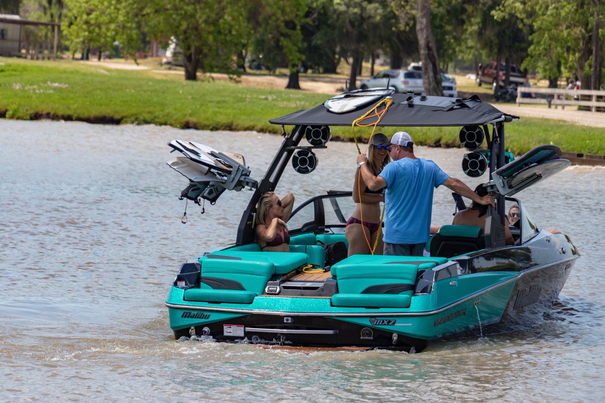 wet_sounds's tweet photo. #Funday at #SMGHouston today in the #MalibuBoats testing some waves!
#Wetlife #Wetsounds #ReadyToJam #WakeBoard #WakeSurf #WakeBoat @malibuboats https://t.co/pIApOhCofe