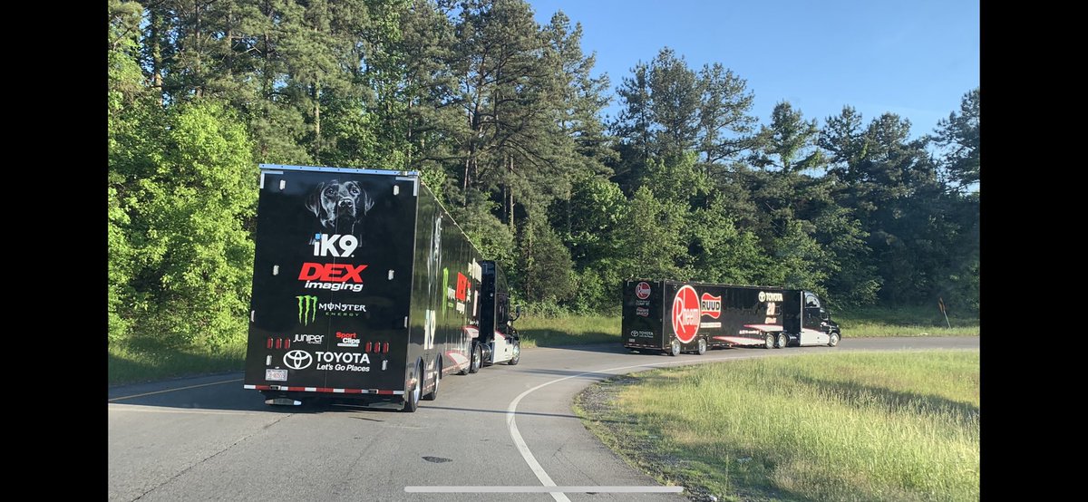 NXSinsider's tweet photo. Time for some drafting back to NC with the @JoeGibbsRacing haulers tonite. 👋🏻 @TalladegaSuperS!
#MoneyLion300 • #Dash4Cash
#NOCUPDRIVERS • #thisistalladega https://t.co/7lkGBbZQ0w