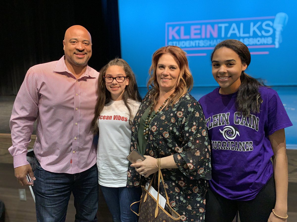 KleinISD's tweet photo. The amount of support we saw from student families, their former & current educators, and friends was truly heartwarming.
Thank you all for attending & tuning into #KLEINTalks2019! It was a perfect showcase of student voice here in Klein ISD. π₯³π https://t.co/saBVlDECet