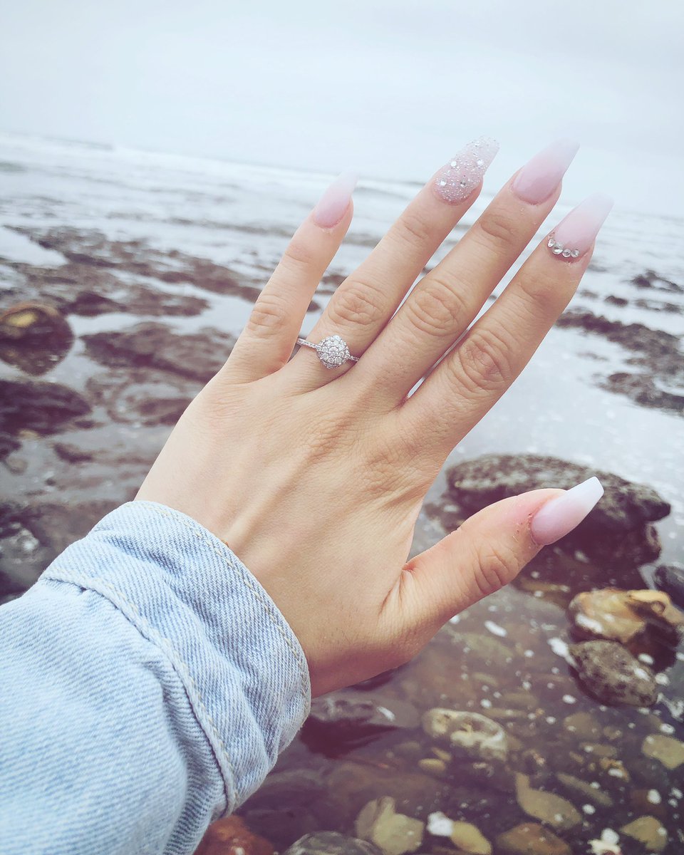 Lalis_Babez510's tweet image. Is this real life??!!! I’m freaken ENGAGED!!!! 😭😭🥰 I’m so in love and can’t wait to be a pain in your ass for the rest of your days!!! Soon to be Mrs. Vera💕💍 #imengaged #iminshockstill #thiswasmorethanperfect #stillcryinghelp 😭