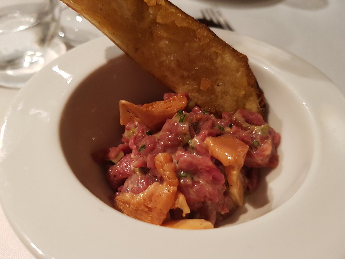 menchi74's tweet photo. Aquest tartar de @HisopIvern és un ES-CÀN-DOL. Com sempre #hisop no falla mai. Gràcies a tot l'equip que ha fet possible aquesta vetllada inolvidable #roaringfifties. Gràcies @HGastronomicus per compartir la teva felicitat. https://t.co/K6xSj4ifu2