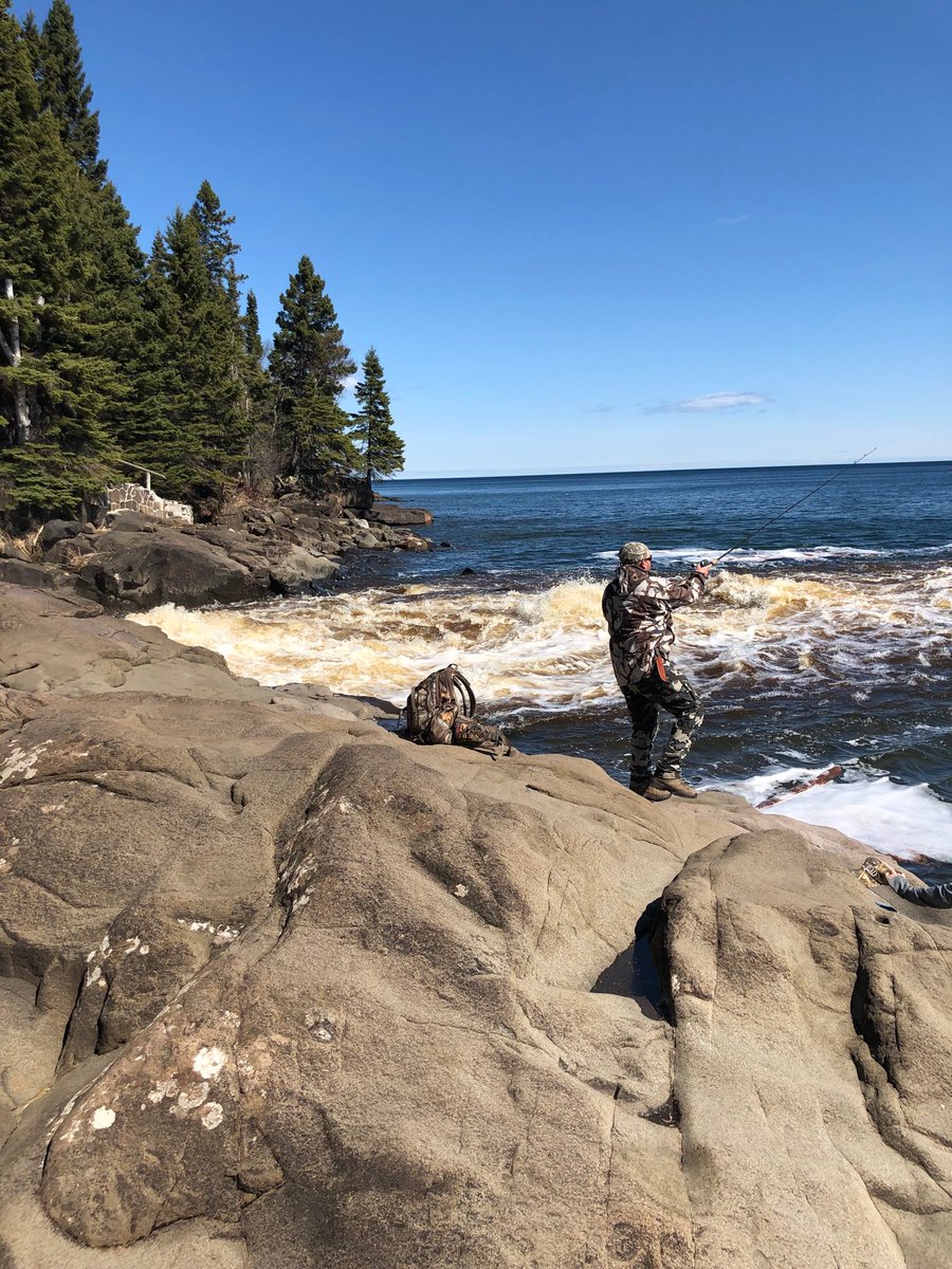 TobyBarrettHN's tweet photo. Cascade River at #LakeSuperior- A #Steelheader trying his luck, although water may still be too cold. #Minnesota #GreatLakes #fishing #GreatLakesDiscovery https://t.co/f2IpWsOoXr