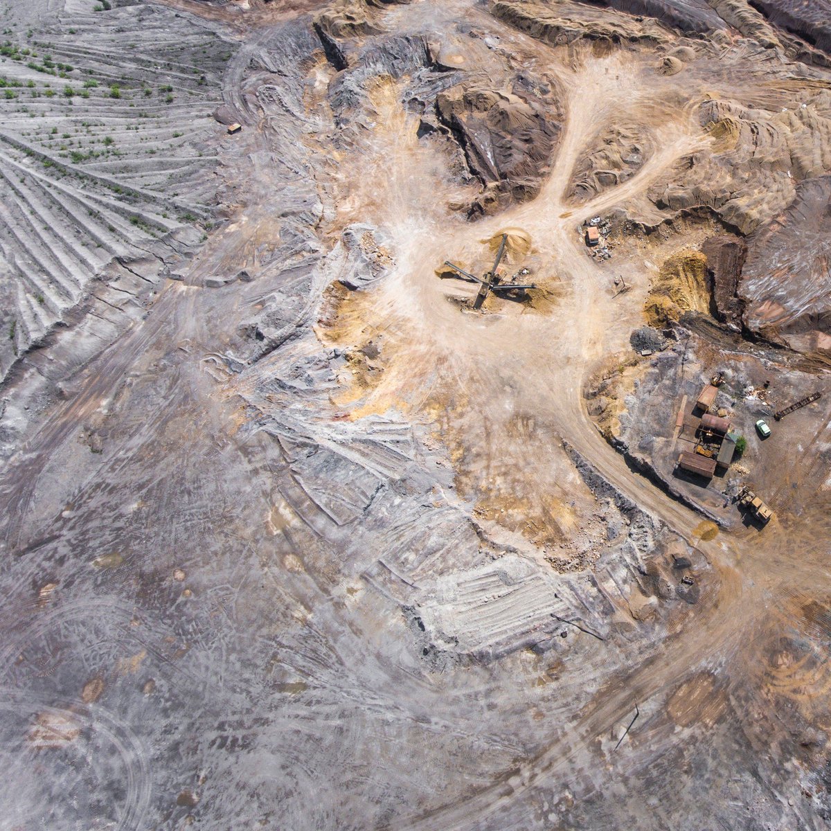 token_oro's tweet photo. TokenOro's core model is to produce a #gold stream through mining. The model seeks to find mining opportunities that result in a mutual gain for the mining partner and for #TokenOro. To learn more about TokenOro's model visit https://t.co/kBLuzLFWl9

#worbli #builtonworbli https://t.co/ZXhDnboeDn
