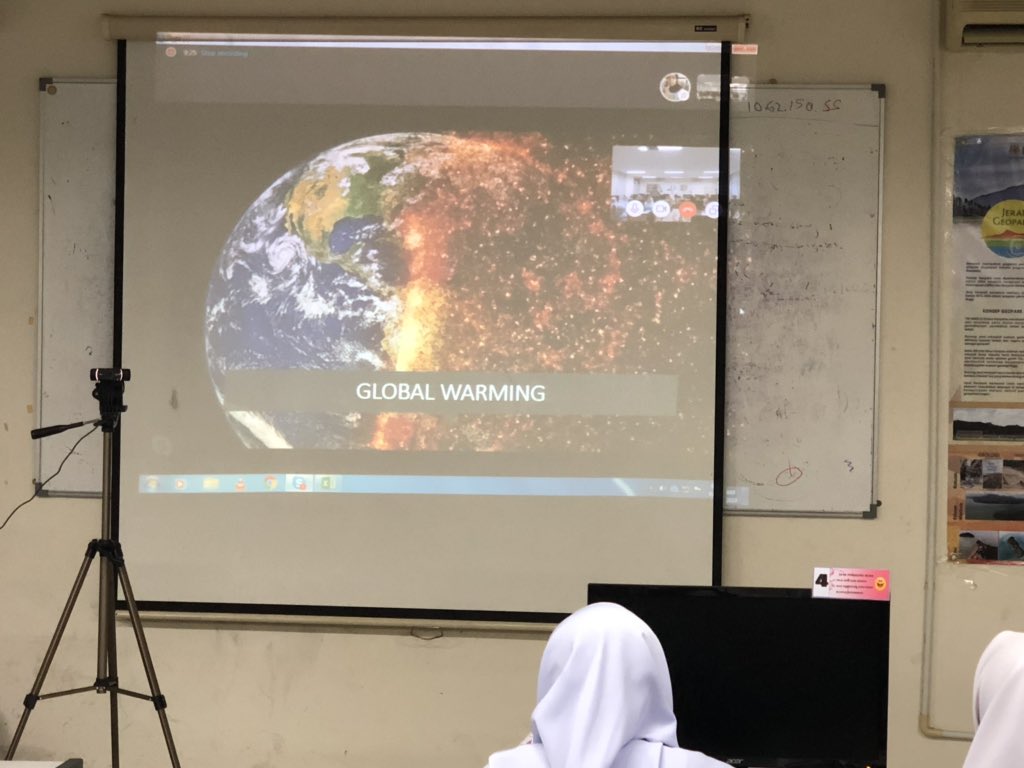azrul8work's tweet photo. Skype with expert : Puteri Nirshazmimi binti Zaidi Marine biologists University Malaysia Terengganu (UMT). Coral is animals. After coral planting #EarthDay2019 #MicrosoftEdu #afterE2 save our coral https://t.co/f7tzxHwTbD