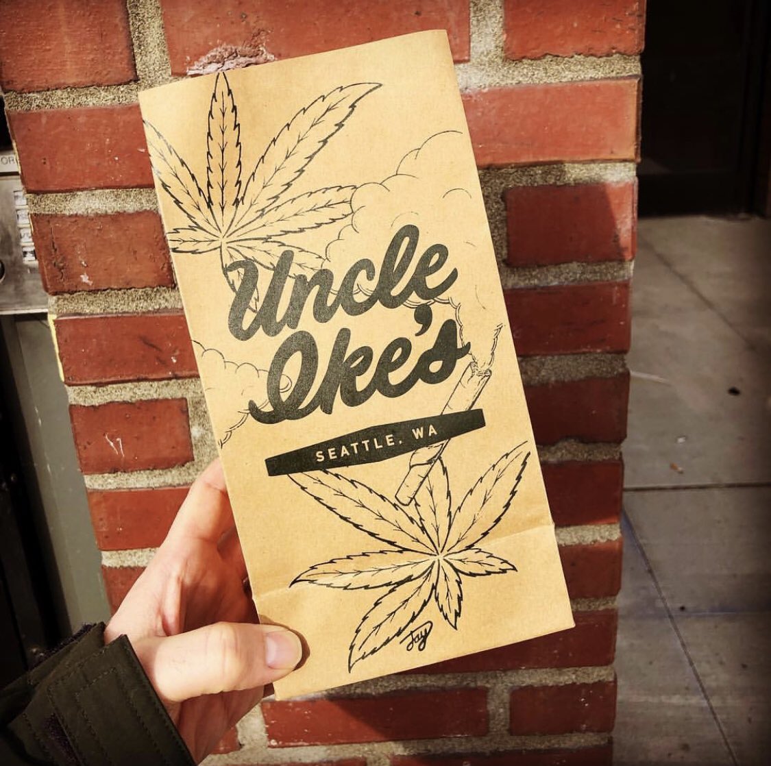 millermarijuana's tweet photo. Miller Farms products are 10% off at @UncleIkes206 and you get an additional 5% off if you order online at https://t.co/dQ3d5cTBLx https://t.co/jV0mohbzdI