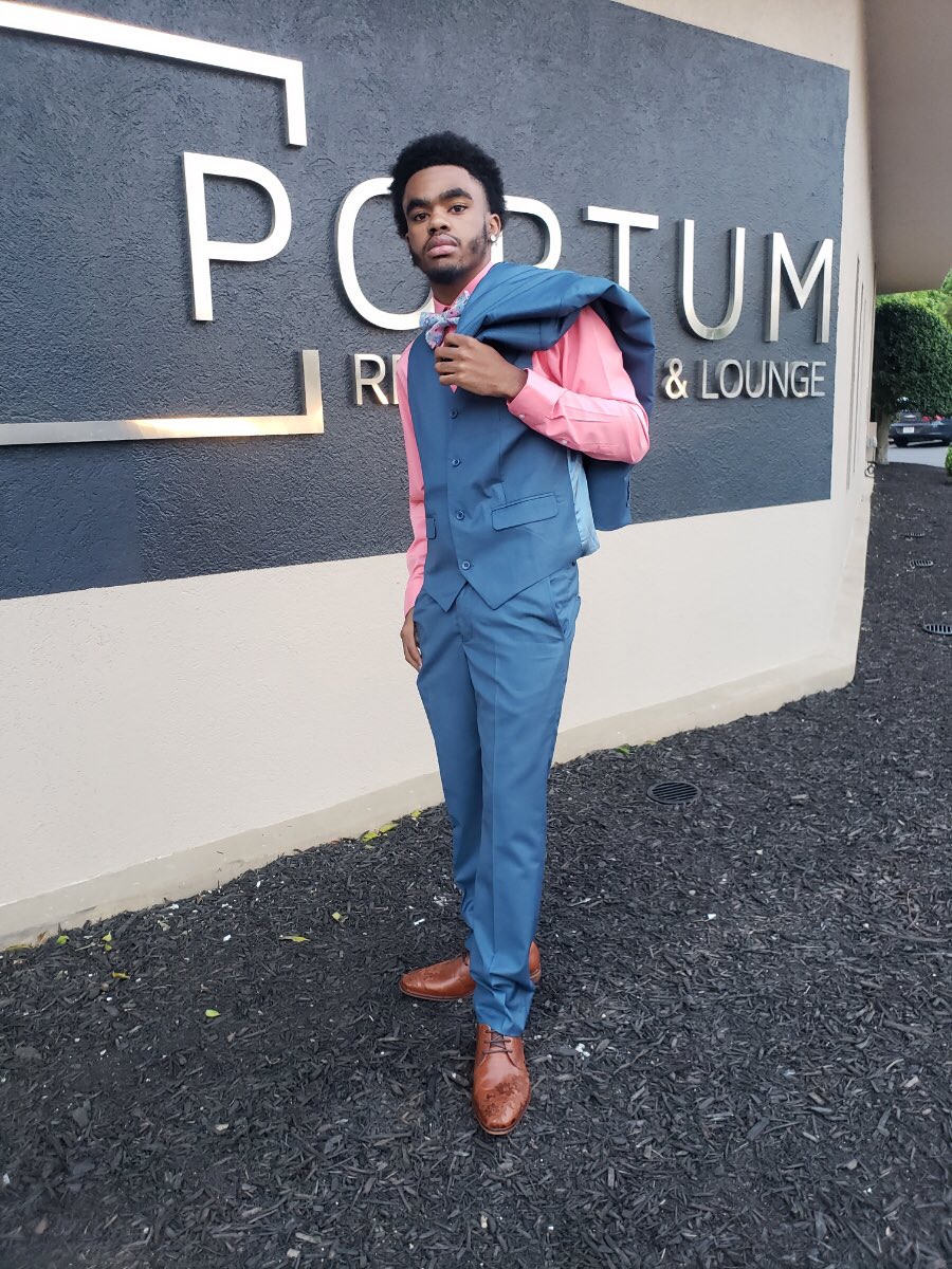 DaSavage223's tweet photo. Prom 2k19 💙 https://t.co/9xU3N31rfW