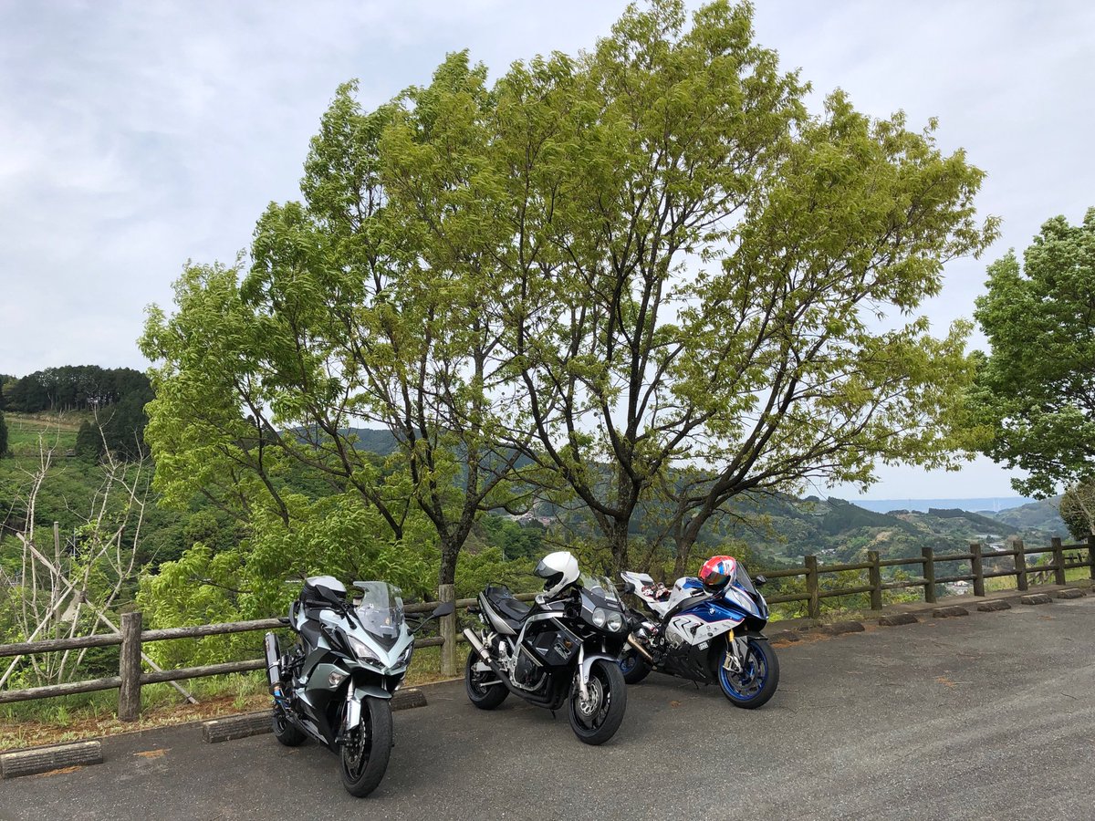 s1000rrken's tweet photo. 休日は、いつもの朝活😊
#バイク #ストレス発散 #滝 #佐賀 #scaners https://t.co/RZ58rlGe2e