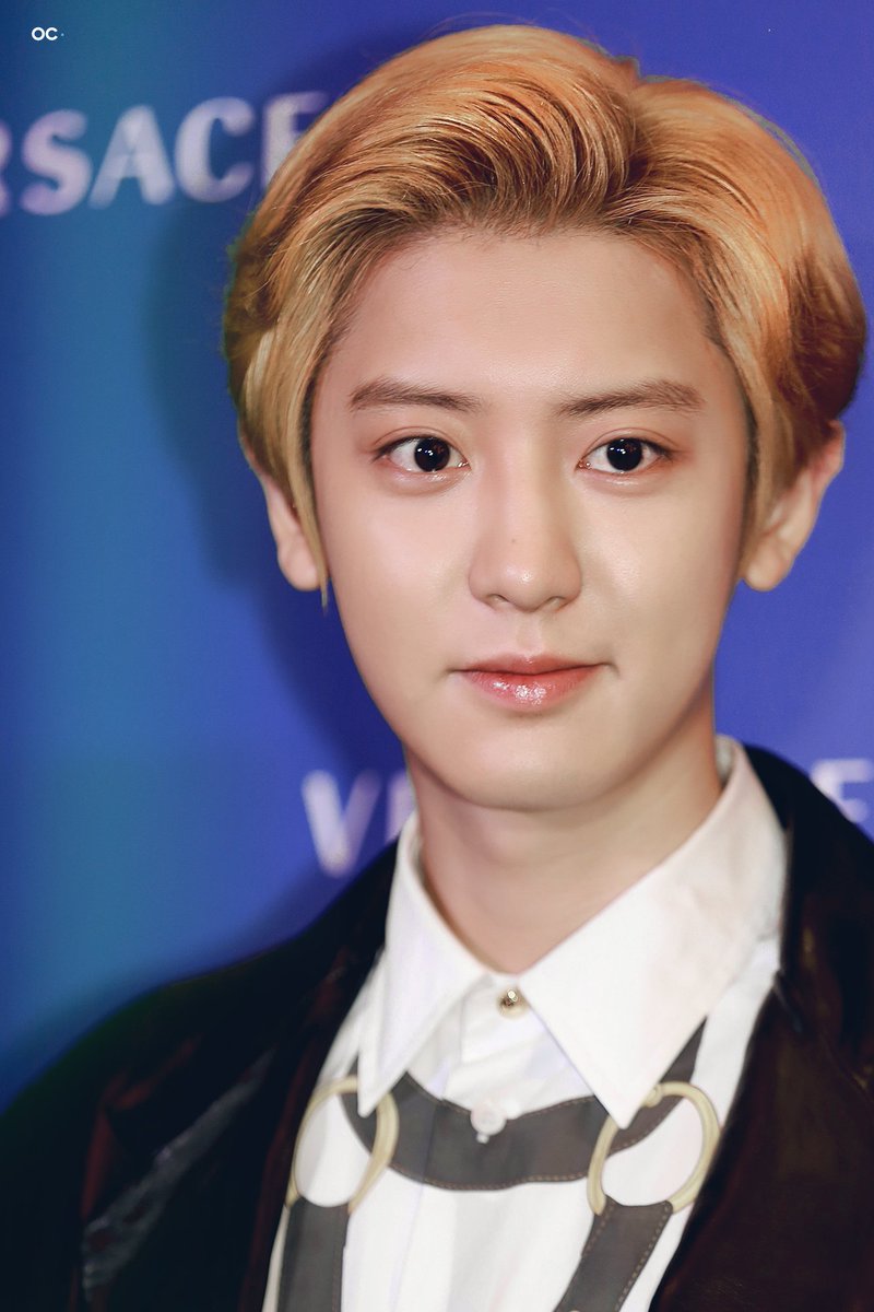 ONECHANCE1127's tweet photo. 190426 VERSACE HONG KONG #찬열 #CHANYEOL #SSFW https://t.co/xOBNHYuEk8