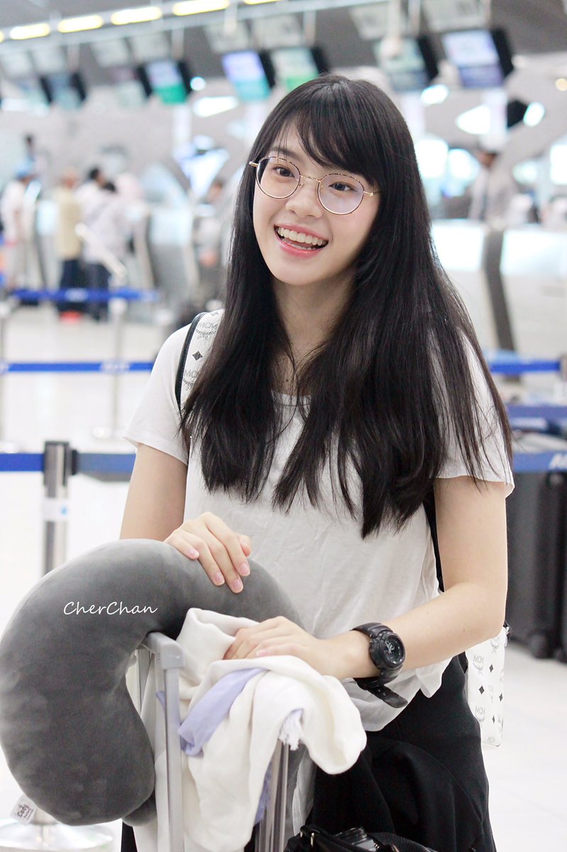 Cherry_CherChan's tweet photo. คิดถึงน้อนนนนนนนน~~
เหมือนไม่ได้เจอเด็กๆนานแล้วอ่า 😭
อยากไปหา อยากไปถ่ายรูปพวกหนูอีกน๊า,,,

แวะมาบอกว่าคิดถึงนะเด็กน้อยของเจ้ 💕
#CherprangBNK48 #MusicBNK48 

ปล. รูปเก่ามาเล่าใหม่ 5555+
ปล.2 ส่วนรูปใหม่ เ���ื่อไหร่ยังไม่รู้ แง้งงง~~ https://t.co/GSRcrINT4G