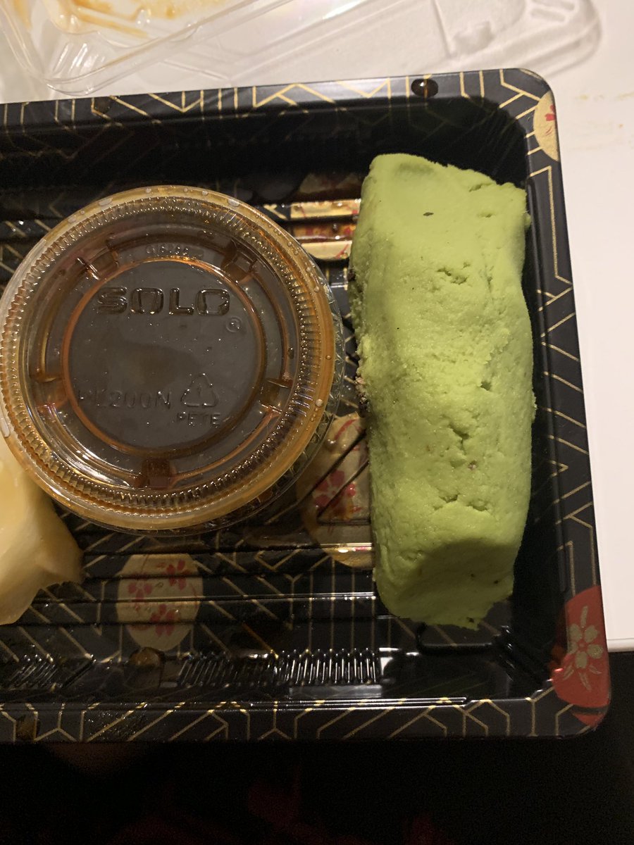 jaqueeg3's tweet photo. When you tell your sushi guy lots of wasabi. 

Me: Can I have a lot of wasabi, please?

Sushi Guy: Alright, bet. 

😳😳🤯🤦🏼‍♀️ https://t.co/OsMsAjzO6V