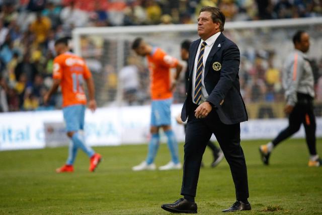 ELIMPARCIAL_DEP's tweet photo. Con todo y ''Mini Piojo'', América se acerca a liguilla a costa de Santos. https://t.co/Cc5nwD1UvW #ELIMPARCIAL https://t.co/29N2JVakOh