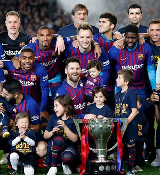 FCBarcelonaTha1's tweet photo. CHAMPIONS OF THE LEAGUE! 🔴🏆🔵 LET'S GO!!!
จากอินสตาแกรมของ @leomessi
💙❤️ #FCBTH #FCBarcelona https://t.co/VUWnBIo4zM