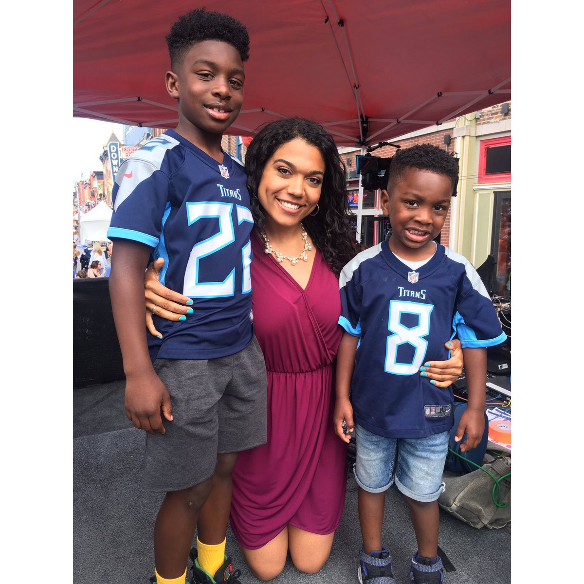 CB_Cotton's tweet photo. Covering the @NFLDraft was an experience Iโll never forget! Grateful for our loyal @WKRN viewers. โญ๏ธ๐๐๐ค๐ซ
@NFL
#NFL #NFLDraft #DraftOn2 #DraftInNashville #NFL2019Draft #NFLDraftInNashville #Nashville #NashvilleTN #MusicCity #WKRN #News2 https://t.co/70uBtIBTuJ