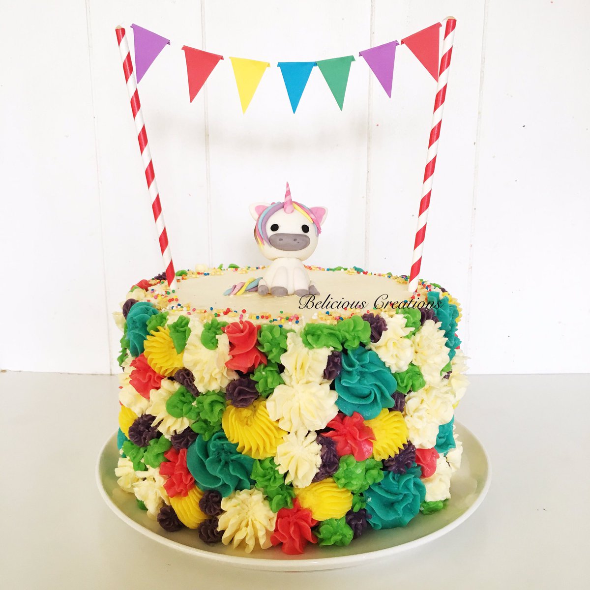 bel_creations's tweet photo. Unicorn birthday time! 🦄 #unicorn #birthday #birthdaycake #celebration #rainbow #bunting https://t.co/HiVEvmKUpK