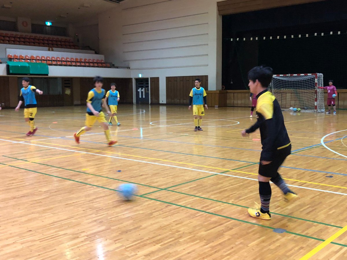 アミーガ茨城フットサルクラブ No Twitter 4 24 土 は霞ヶ浦文化体育館にて花田外部アドバイザーの指導を受けてのトレーニング 4時間みっちりとやりました アミーガ茨城 Duelo 茨城県フットサルリーグ