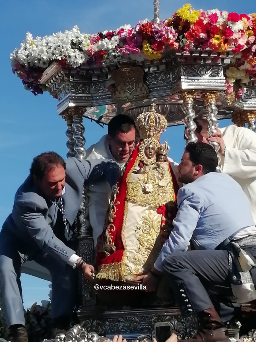 ¡Reina de Sierra Morena!

Feliz domingo de romería.