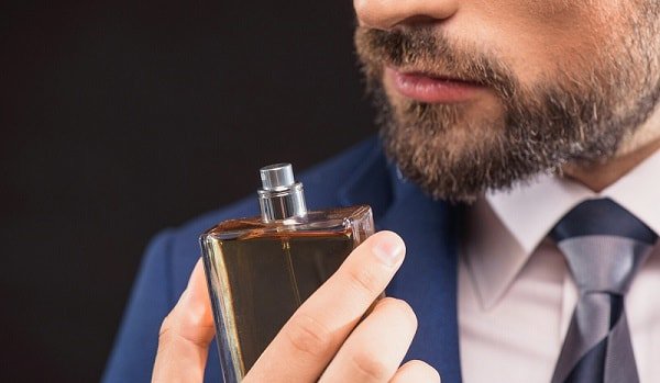 Parfüm Alırken Nelere Dikkat Edilmeli? #CENTİLMENCE.COM #erkeklereözelsite #neyedikkatedilir #örijinalpafüm #parfüm #parfümnasılalınır #parfümnasılseçilir #parfümdeneyedikaktedilmeli centilmence.com/bakim-moda/par…