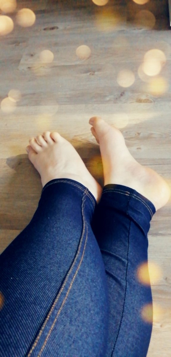 QueenChubbyPP's tweet photo. Guten Morgen mein Lieber,
wie wäre es an diesem verregneten Sonntag mit einem #Crushing #Clip von mir oder einem getragene #Dessous, #Slip oder #Socken? Das macht gleich warme und sonnige Gedanken.
Gönn es dir!!
#getragenenslips #wornslips #worn #getragen https://t.co/HOmnTf7MhD
