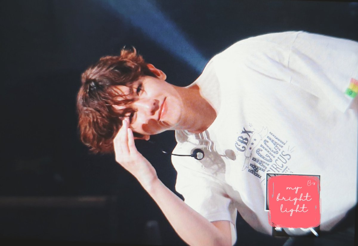mybrightlight56's tweet photo. 190428 CBX in Kobe 
나 쥬것다 진짜로 넘 행복해 백현 넘 사랑해 흑흑
-
#BBMAsTopSocial EXO @weareoneEXO @B_hundred_Hyun https://t.co/rPVVkqU1nG