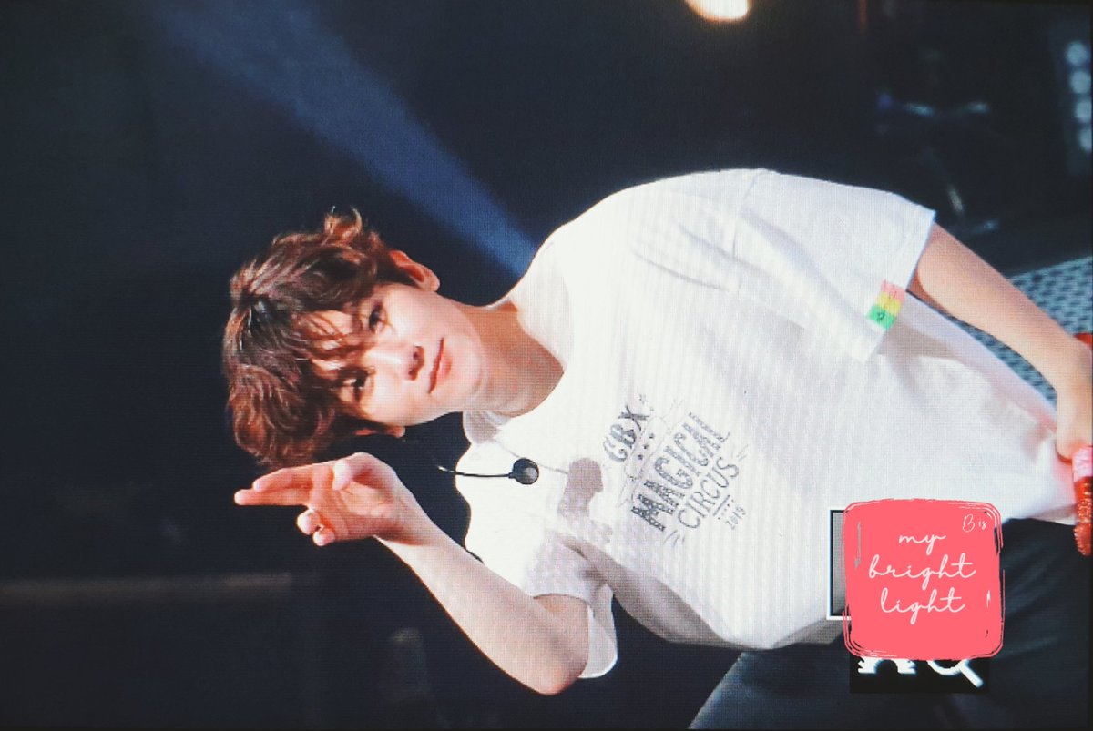 mybrightlight56's tweet photo. 190428 CBX in Kobe 
나 쥬것다 진짜로 넘 행복해 백현 넘 사랑해 흑흑
-
#BBMAsTopSocial EXO @weareoneEXO @B_hundred_Hyun https://t.co/rPVVkqU1nG