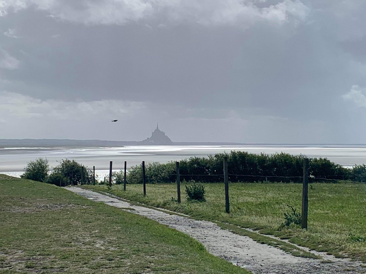 Hier, 31 tutorés <a href="/edresup/">Edresup_LH</a> de 3ème sont allés visiter la <a href="/RegionNormandie/">Région Normandie</a>, à #Granville, puis en baie du #MontSaintMichel. Une très belle journée les pieds dans l’eau (et dans les sables mouvants 🤪) qui clôture une belle année pour nos collégiens !
cc <a href="/EMNormandie/">EM Normandie Business School</a> <a href="/saiorectorat/">SAIO Rectorat de Rouen</a>
