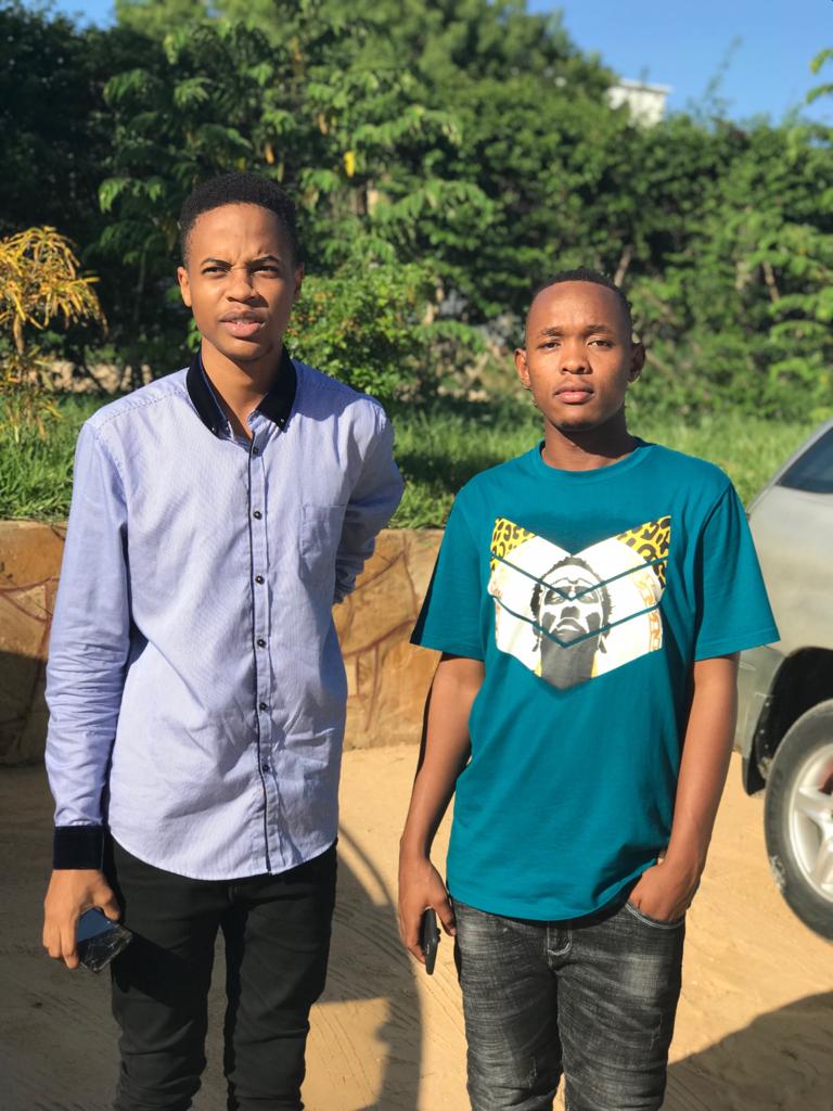 HusseinHaruna15's tweet photo. good moment with my brother.💪 https://t.co/vBKiOYPAyp