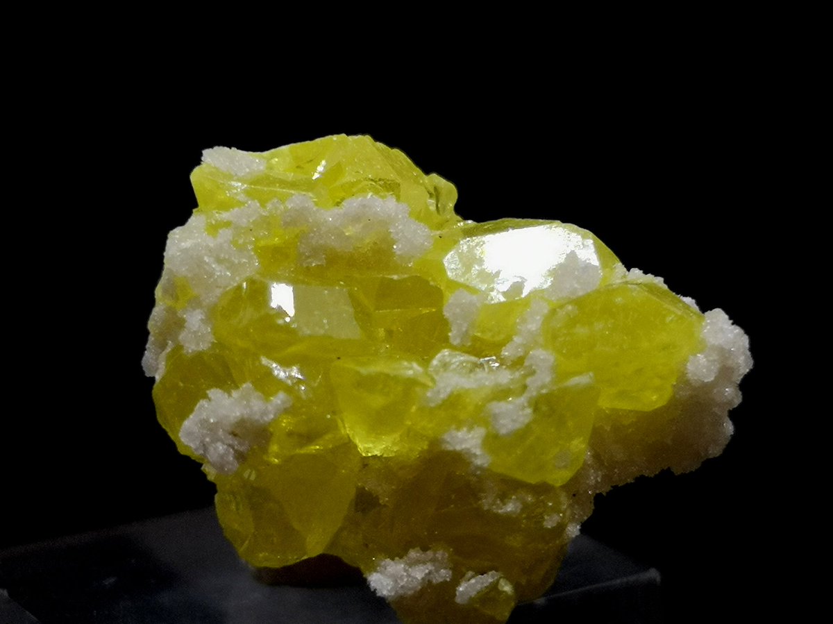 りかたん No Twitter 自然硫黄 あられ石 世界で最も美しいとされるイタリアシシリー島の硫黄の結晶 確かに と納得してしまうはっきりとした黄色に 照りの良い結晶面 そもそも硫黄は塊状で産出するのが普通なので 感激です ᴗ Cozzodisu Mone Agrigento りかたん No Twitter 自然硫黄 あられ石 世界で最も美しいとされるイタリアシシリー島の硫黄の結晶 確かに と納得してしまうはっきりとした黄色に 照りの良い結晶面 そもそも硫黄は塊状で産出するのが普通なので 感激です ᴗ Cozzodisu Mone Agrigento